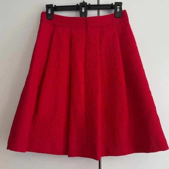 Ann Taylor Textured Red Pleated Fit Flare Skirt Size 0 Seasonal Colorful Holiday - Picture 4 of 9
